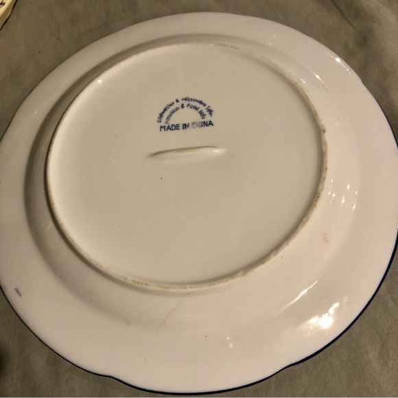 Classic Blue and White Patterned Dinner Plate - Picture 3 of 4